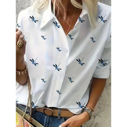 Emma | Witte elegante gebloemde damesblouse met omslagkraag in de kleur Wit voor dames in stijl ideaal voor de herfst.