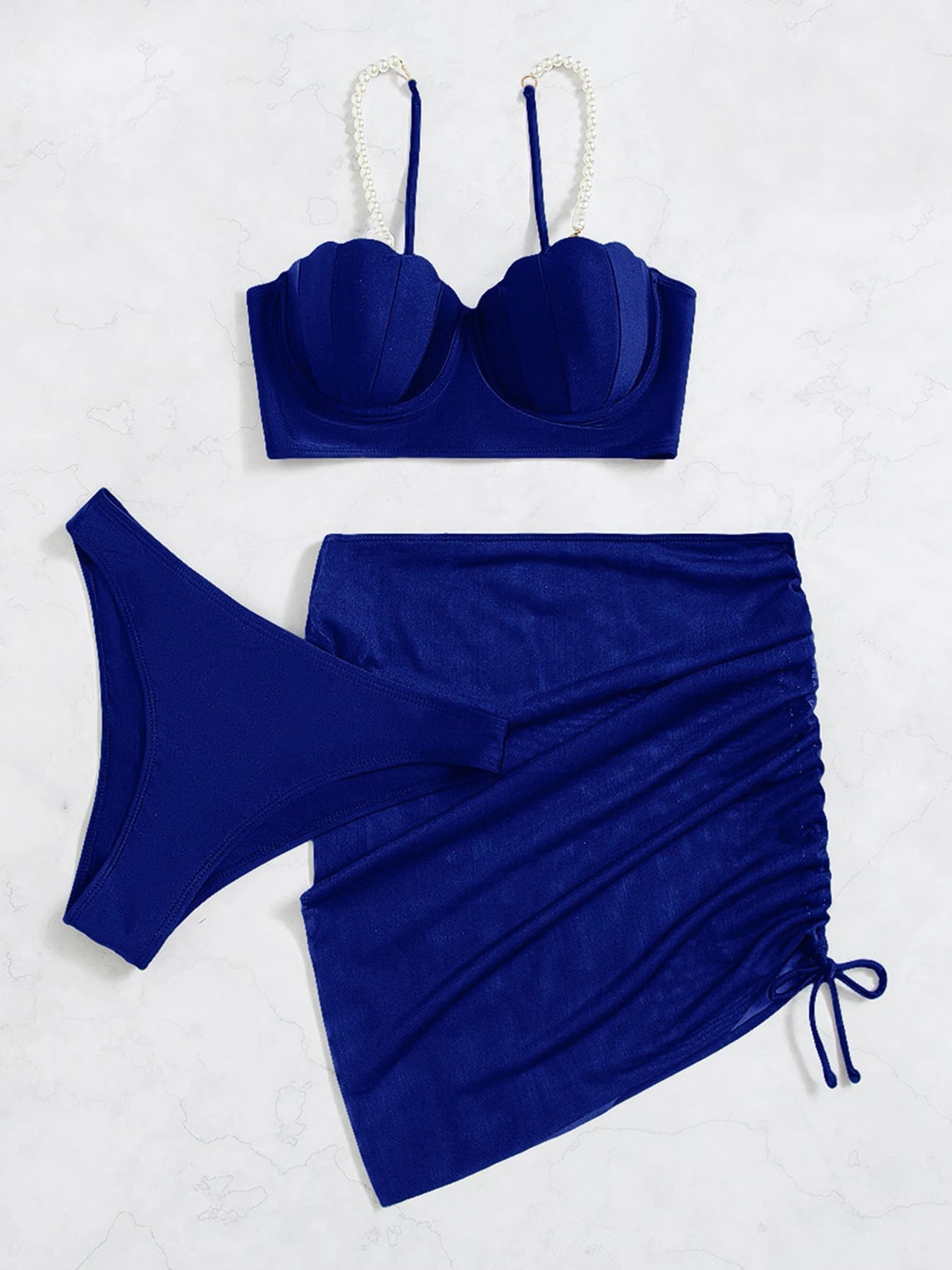 Esmee | Driedelige & stijlvolle bikiniset in de kleur Zwart voor dames in Beach stijl ideaal voor de zomer.