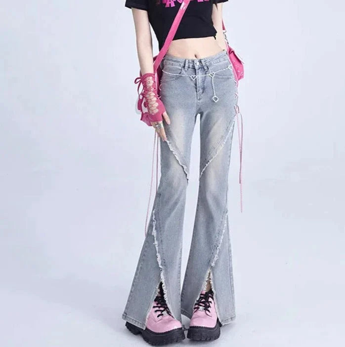 Esmée | Speelse jeans met roze franje. in de kleur Lichtblauw voor dames in stijl geschikt voor alle seizoenen.