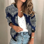 Stijlvolle bedrukte ritsjas voor een fashionable uitstraling. Gemaakt van comfortabele stof met een trendy design en handige ritssluiting.