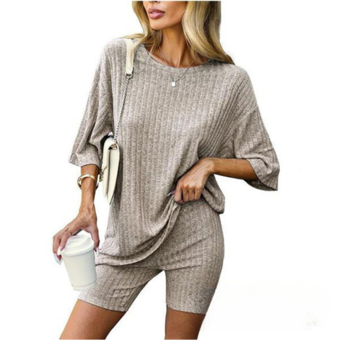 Eva | Casual 2-delige set in de kleur Lichtbruin voor dames in stijl ideaal voor de zomer.