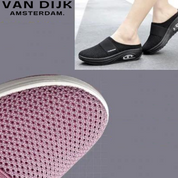 Instappers voor ultiem comfort, speciaal ontworpen voor dagelijks gebruik. Deze instappers bieden een modern design voor optimale voetstabiliteit, ondersteuning en ademend vermogen, samen met een dempend luchtkussen onder de hiel voor extra comfort tijdens het lopen.