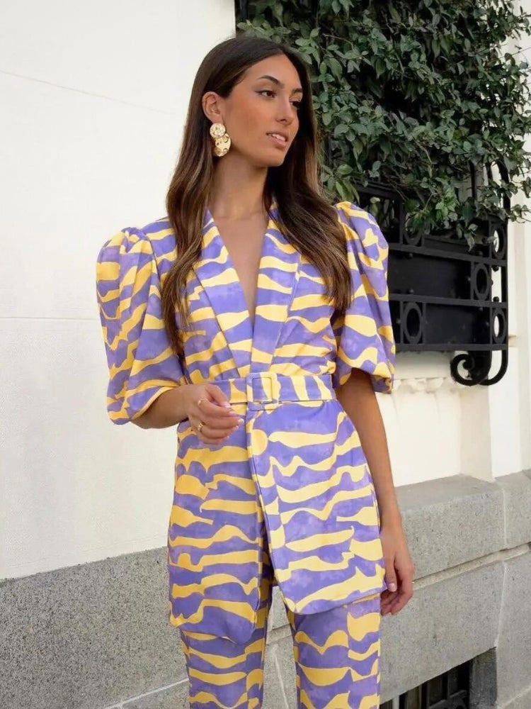 Eva | Set met pofmouwen en luxe kraag in de kleur Paars/Geel voor dames in stijl ideaal voor de zomer.