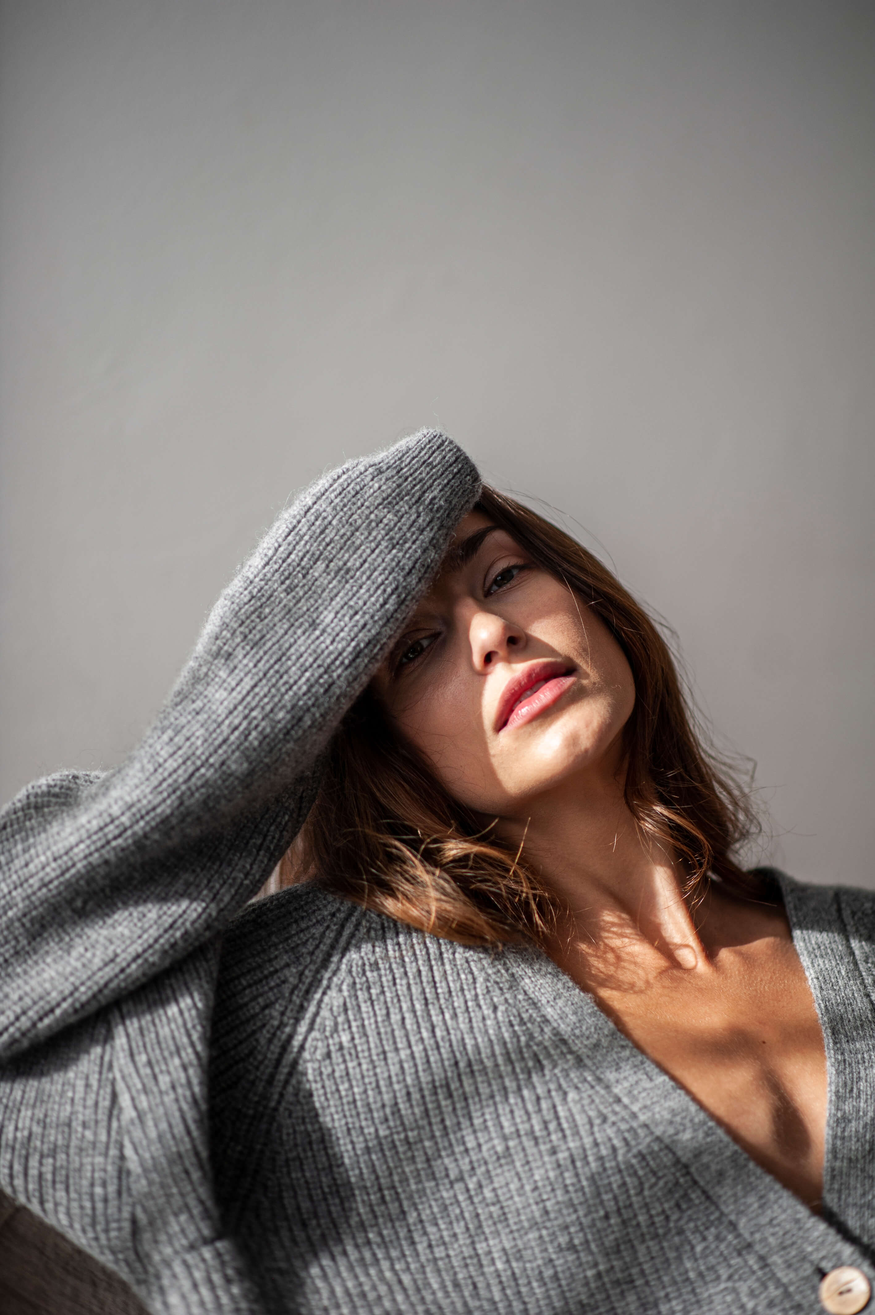 Evala | Luxueus merinoswollen vest in de kleur Grijs voor dames in Heritage stijl ideaal voor de herfst.