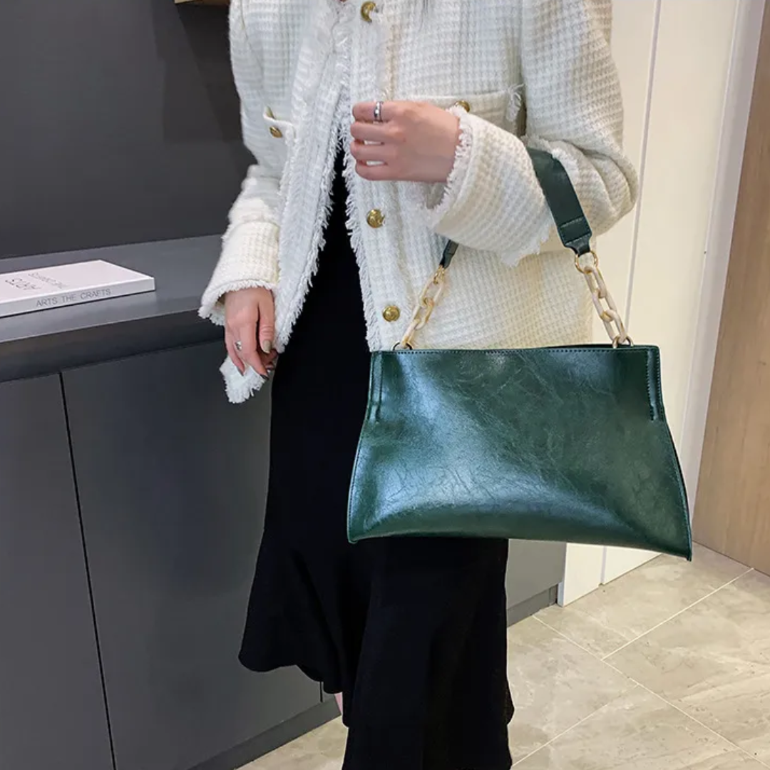 Felice Schoudertas | Charmant & Stijlvol in de kleur Zwart voor dames in stijl geschikt voor alle seizoenen.