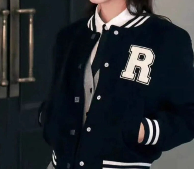 Femke | Bomberjack voor dames in de kleur Zwart voor dames in Streetwear stijl ideaal voor de lente.