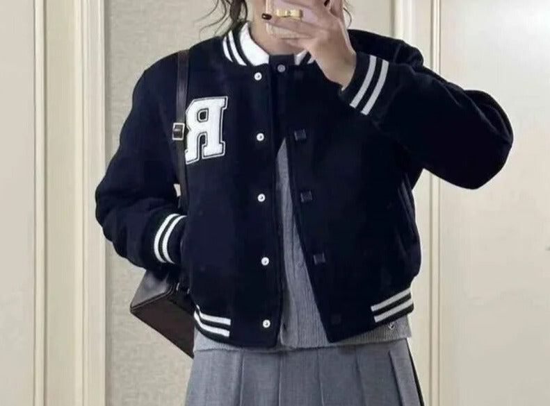 Femke | Bomberjack voor dames in de kleur Zwart voor dames in Streetwear stijl ideaal voor de lente.