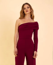 Femke | Stijlvolle Bordeauxrode Jumpsuit met Eén Schouder