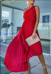 Femke Feestelijke Lentejurk - een must-have voor diverse feestelijke gelegenheden in het voorjaar. Deze jurk biedt een stijlvol ontwerp en een comfortabele pasvorm, waardoor je de hele dag zelfverzekerdheid uitstraalt.