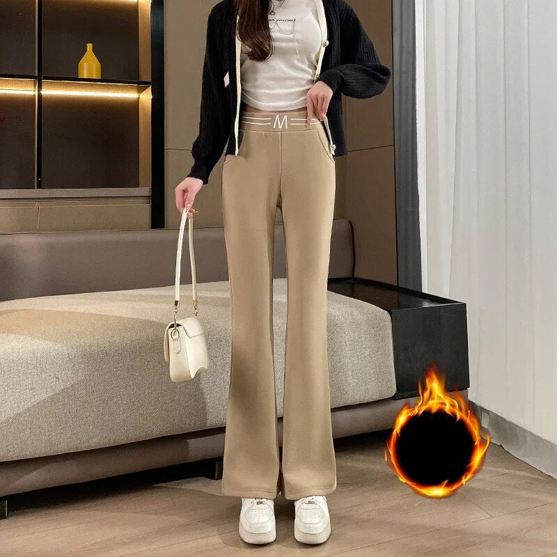 Femke | Stijlvolle wijde broek voor dames in de kleur Abrikoos (fluweel) voor dames in stijl ideaal voor de herfst.