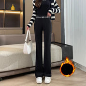 Femke | Stijlvolle wijde broek voor dames in de kleur Zwart (fluweel) voor dames in stijl ideaal voor de herfst.