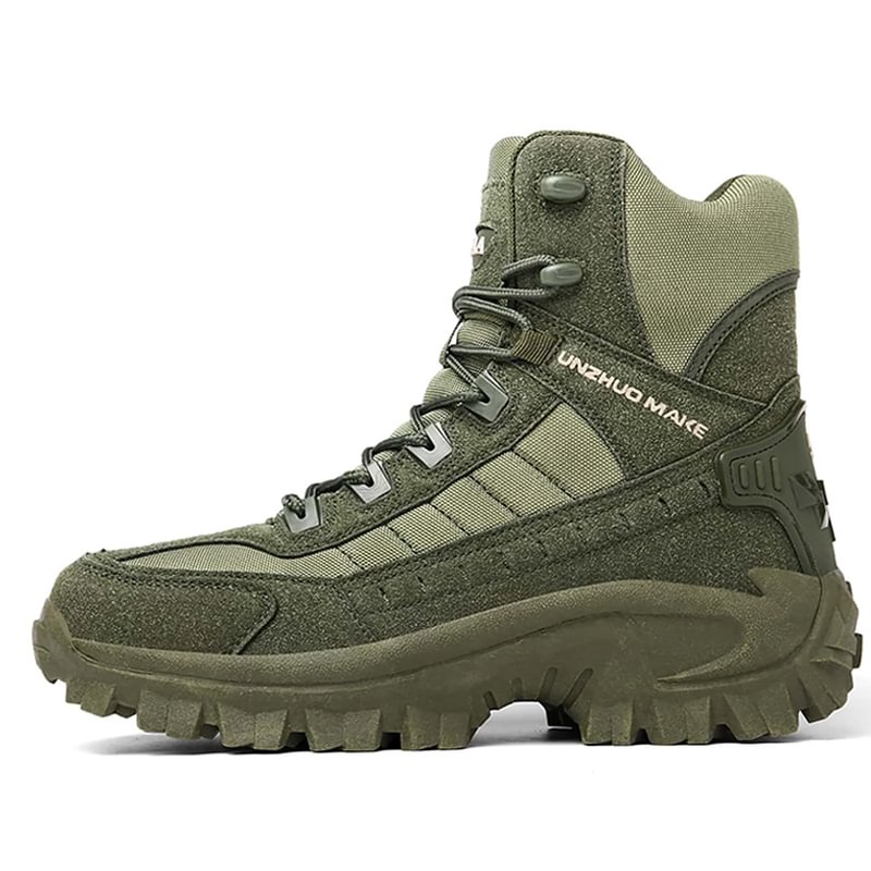 Stap vol vertrouwen de koude dagen tegemoet met deze stoere militaire winterlaarzen voor dames, genaamd Femke. Gemaakt van pluche en katoen voor ultieme warmte en comfort, met een stevige constructie, luxe voering, uitstekende grip en ondersteuning - ideaal voor stedentrips en stevige wandelingen tijdens de wintermaanden.