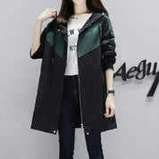 Femke | Trenchcoat voor lente en herfst in de kleur Groen voor dames in Heritage stijl ideaal voor de herfst.