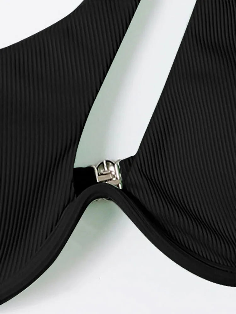 Fien bikini | Trendy & sexy in de kleur Zwart voor dames in Beach stijl ideaal voor de zomer.