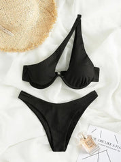 Fien bikini | Trendy & sexy in de kleur Zwart voor dames in Beach stijl ideaal voor de zomer.