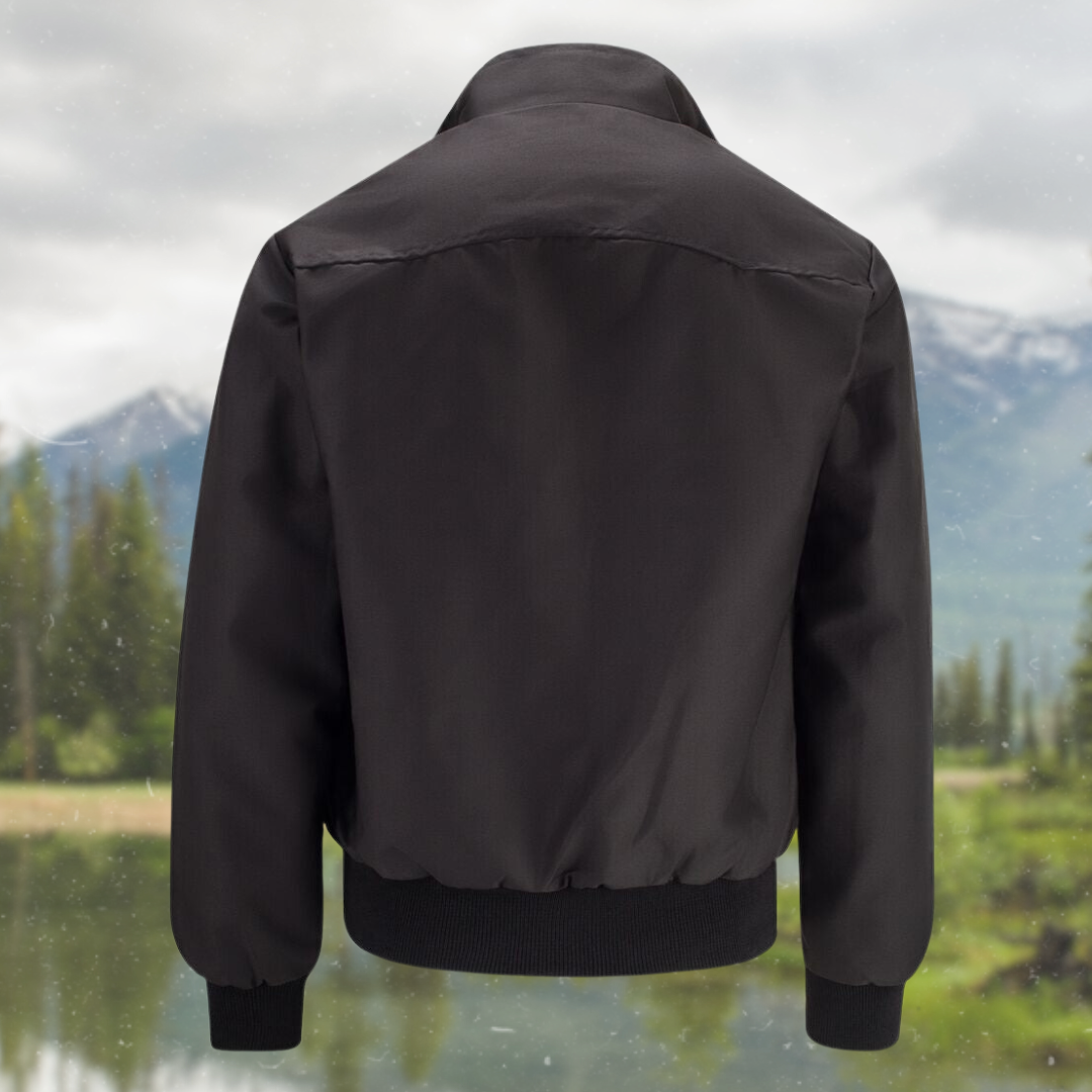 Stoer Harrington jasje, perfect voor een trendy look. Inclusief ingewerkte schoudernaden, praktische zakken, geribbelde manchetten en zoom, meerlaagse voering, ontspannen pasvorm en omgeslagen kraag voor veelzijdige uitstraling.