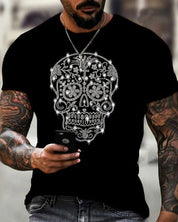 Oversized heren T-shirt met een trendy O-hals en strass steentjes voor een modieuze uitstraling. Een must-have voor mannen die op zoek zijn naar stijl en comfort.