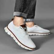 Gebreide comfortabele veterschoenen in de kleur 40 voor dames in stijl geschikt voor alle seizoenen.