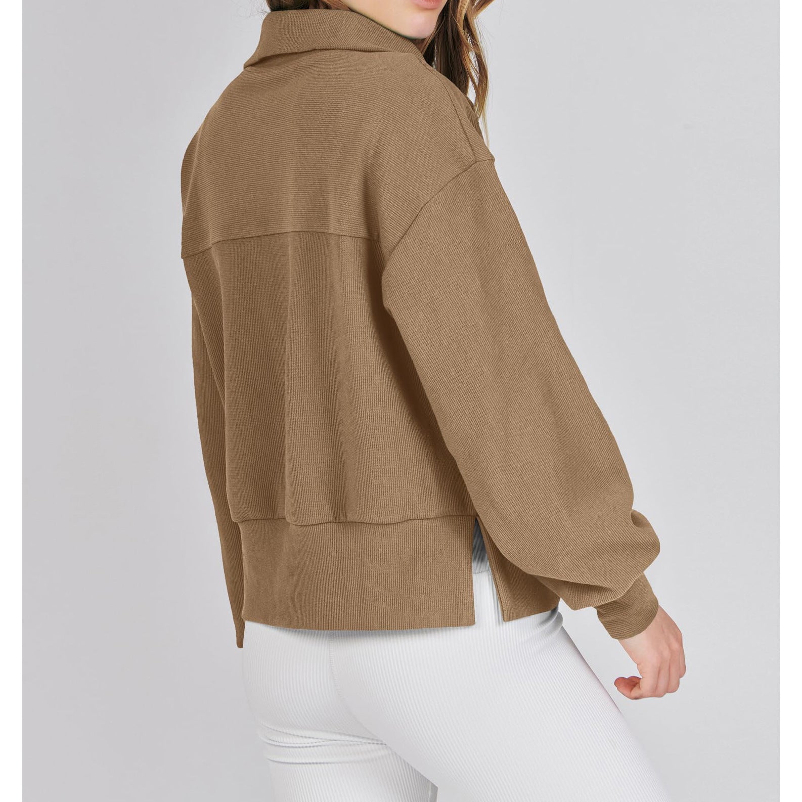 Gebreide pullover met V-hals in de kleur Khaki voor dames in Heritage stijl geschikt voor alle seizoenen.