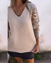 Gehaakte trui met V-hals van kant in de kleur Khaki voor dames in stijl ideaal voor de herfst.