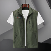Guido | Veelzijdig Outdoor Vest in de kleur Groen voor heren in Outdoor stijl ideaal voor de lente.