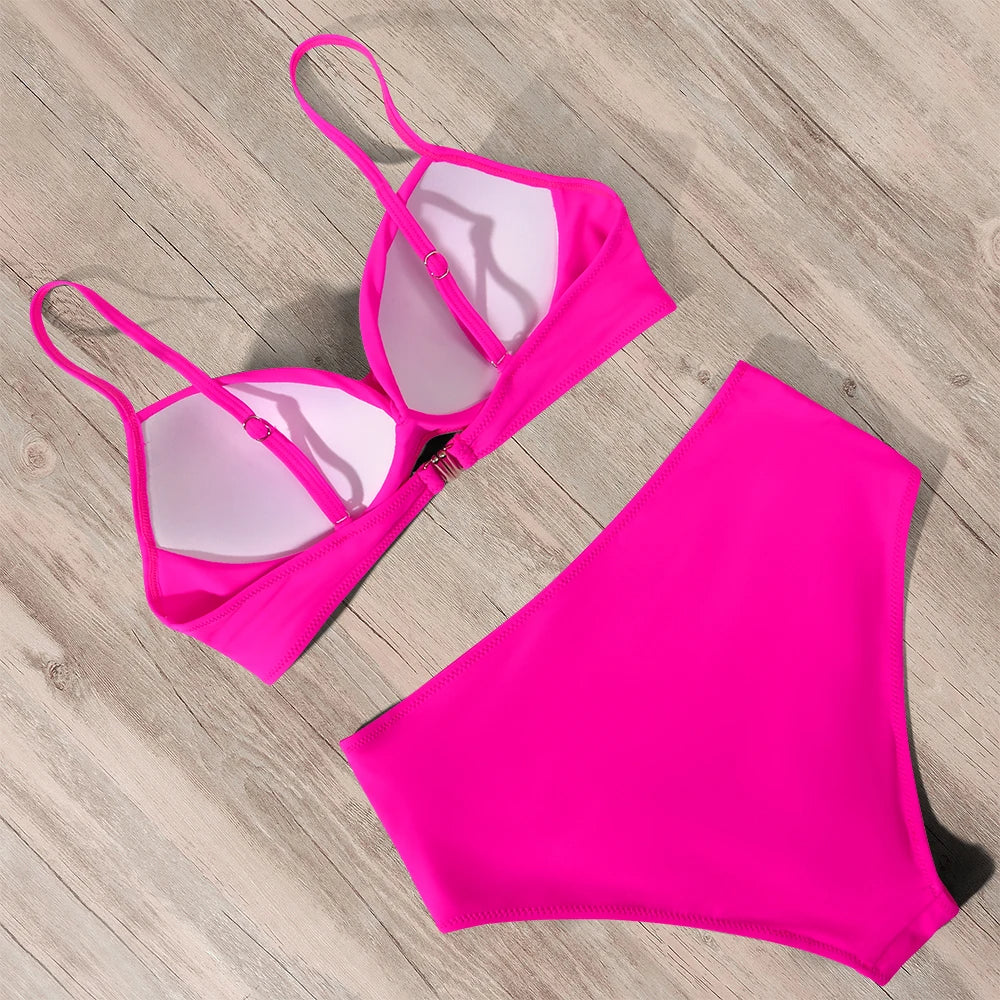 Hannie | Gewatteerde & stijlvolle bikini in de kleur Fuchsia voor dames in Beach stijl ideaal voor de zomer.