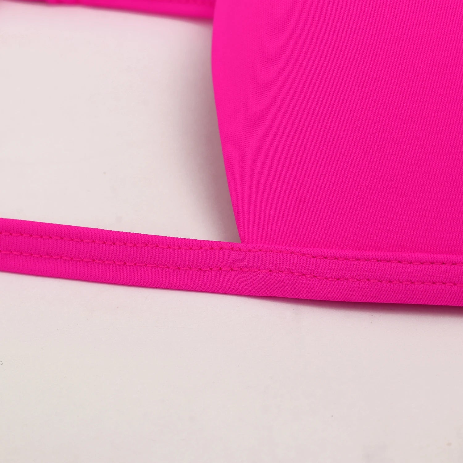 Hannie | Gewatteerde & stijlvolle bikini in de kleur Fuchsia voor dames in Beach stijl ideaal voor de zomer.