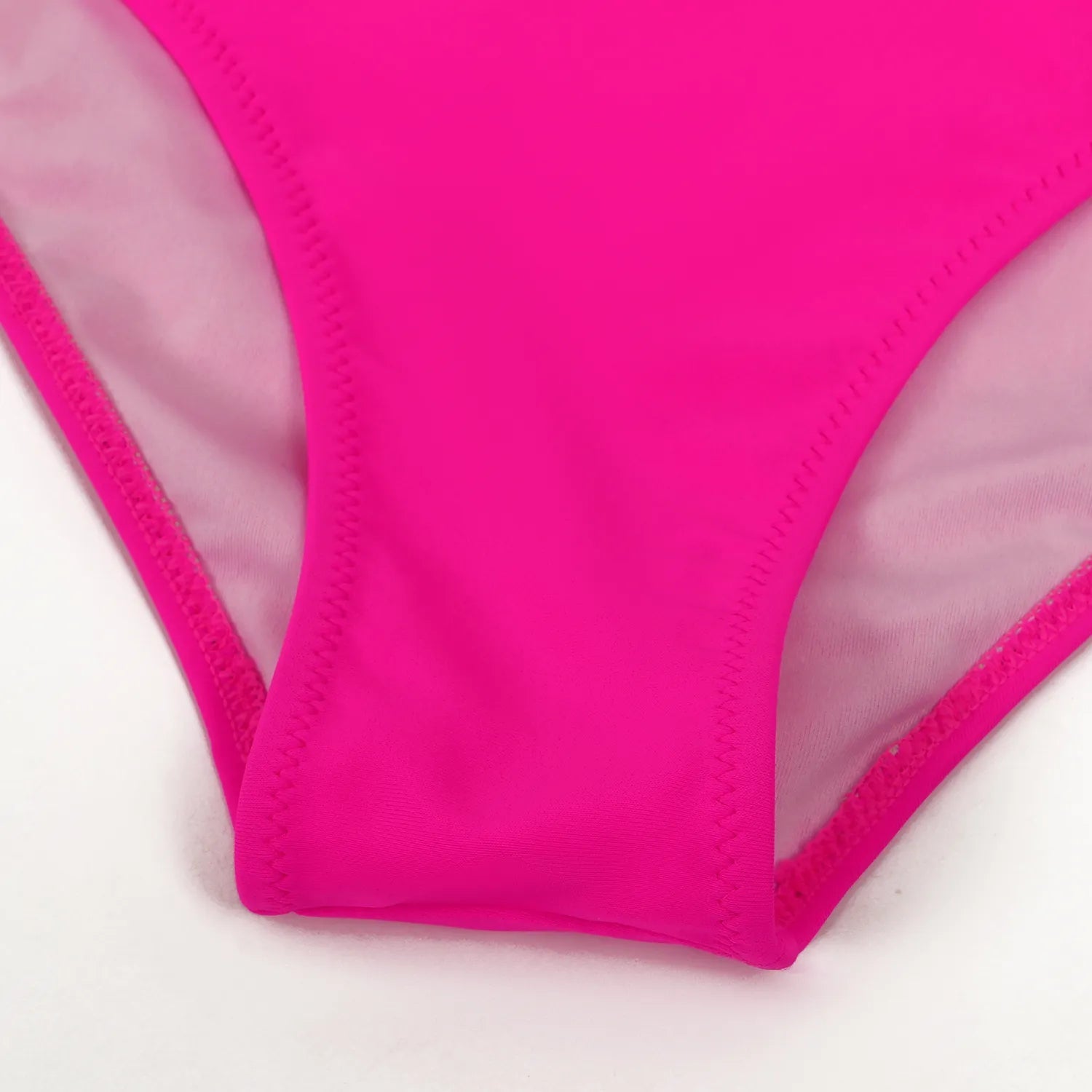 Hannie | Gewatteerde & stijlvolle bikini in de kleur Fuchsia voor dames in Beach stijl ideaal voor de zomer.