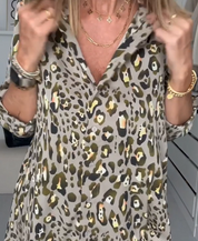 Herfstblouse met vlekkenpatroon in de kleur Grijs/Groen voor dames in stijl ideaal voor de herfst.