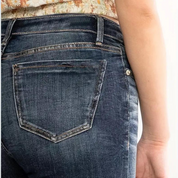 Hilary | Stijlvolle Flared Broek in de kleur Babyblauw voor dames in stijl ideaal voor de herfst.