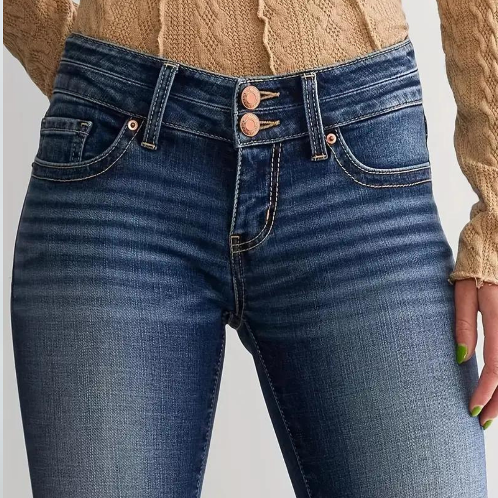 Hilary | Stijlvolle Flared Broek in de kleur Babyblauw voor dames in stijl ideaal voor de herfst.