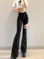 Ilaria | Flared slim damesbroek in de kleur Zwart voor dames in stijl ideaal voor de lente.