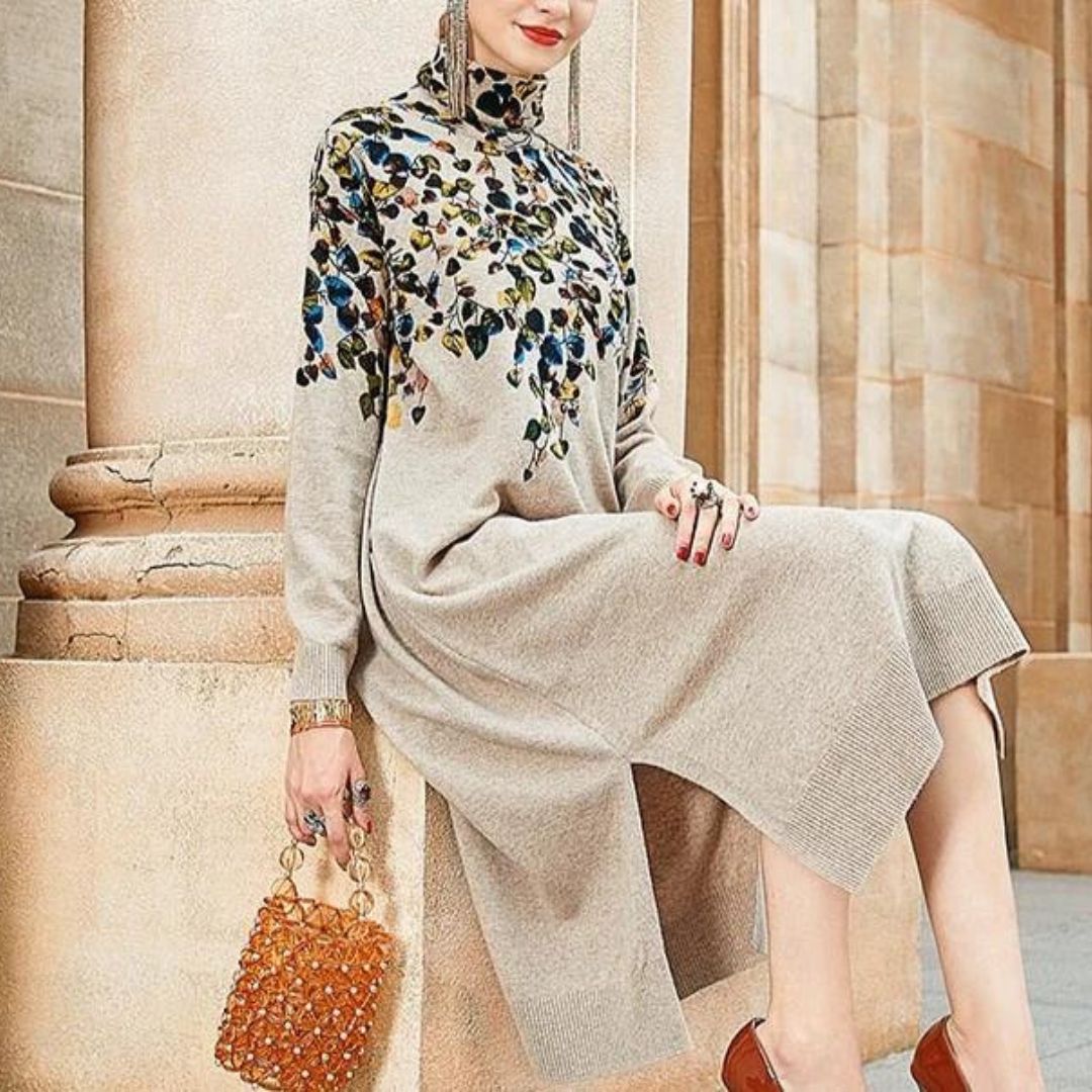 Isa | Comfortabele coljurk met bladpatroon in de kleur Beige voor dames in stijl ideaal voor de herfst.