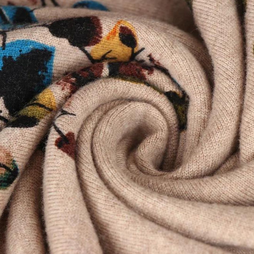 Isa | Comfortabele coljurk met bladpatroon in de kleur Beige voor dames in stijl ideaal voor de herfst.