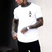 Stijlvolle heren T-shirt met opvallend logo design, gemaakt van hoogwaardige materialen voor ultiem comfort en kwaliteit. De prachtige pasvorm voegt een trendy uitstraling toe aan je dagelijkse outfits.