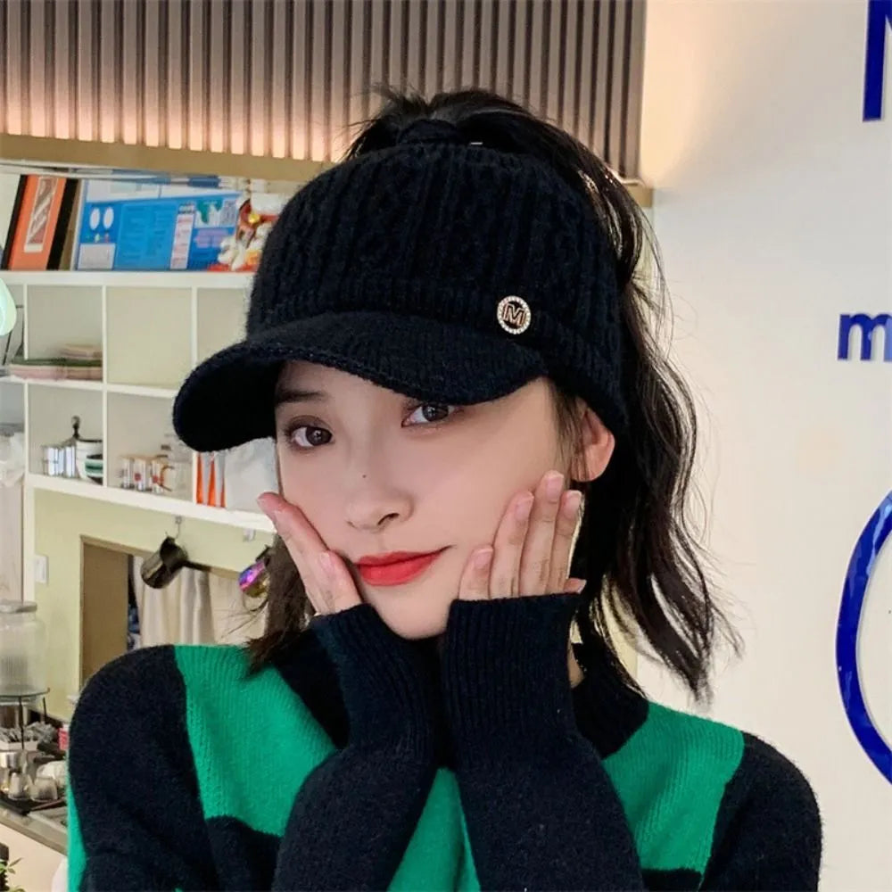 Jules | Casual & trendy gebreide baseballpet in de kleur Zwart voor dames in stijl ideaal voor de winter