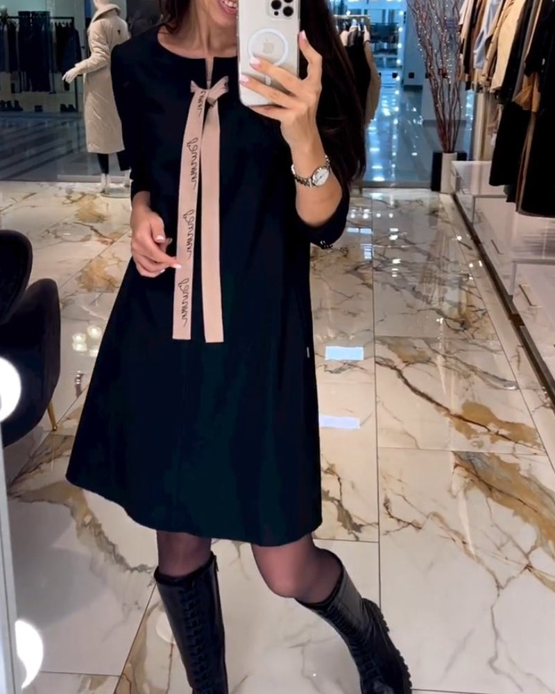 Jurk met elegante stijl en bandage in de kleur Zwart voor dames in stijl ideaal voor de herfst.