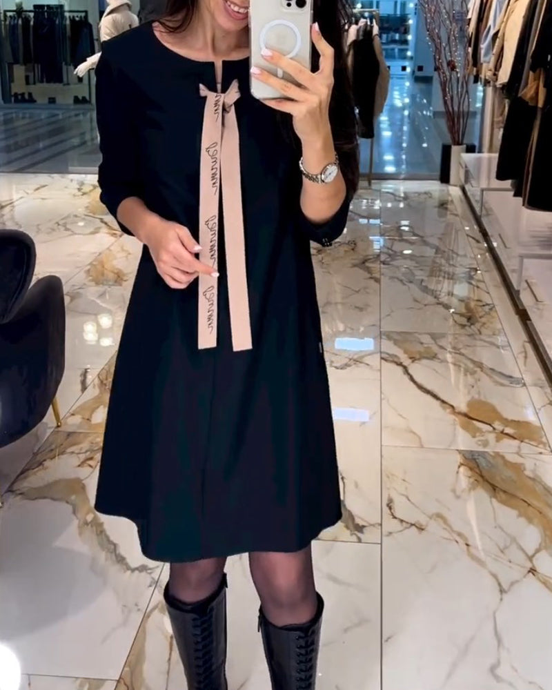 Jurk met elegante stijl en bandage in de kleur Zwart voor dames in stijl ideaal voor de herfst.