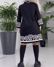 Jurk met golvend patroon en lange mouwen in de kleur Zwart voor dames in stijl ideaal voor de herfst.