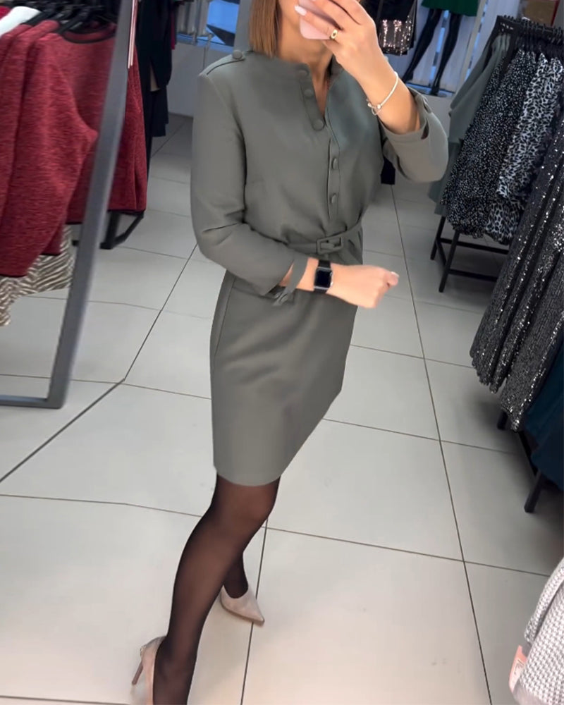 Jurk met knopen en strik in de taille in de kleur Grijs voor dames in stijl ideaal voor de herfst.