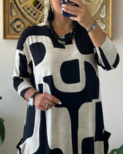 Jurk met lange mouwen en zwart witte print in de kleur Zwart voor dames in stijl ideaal voor de herfst.