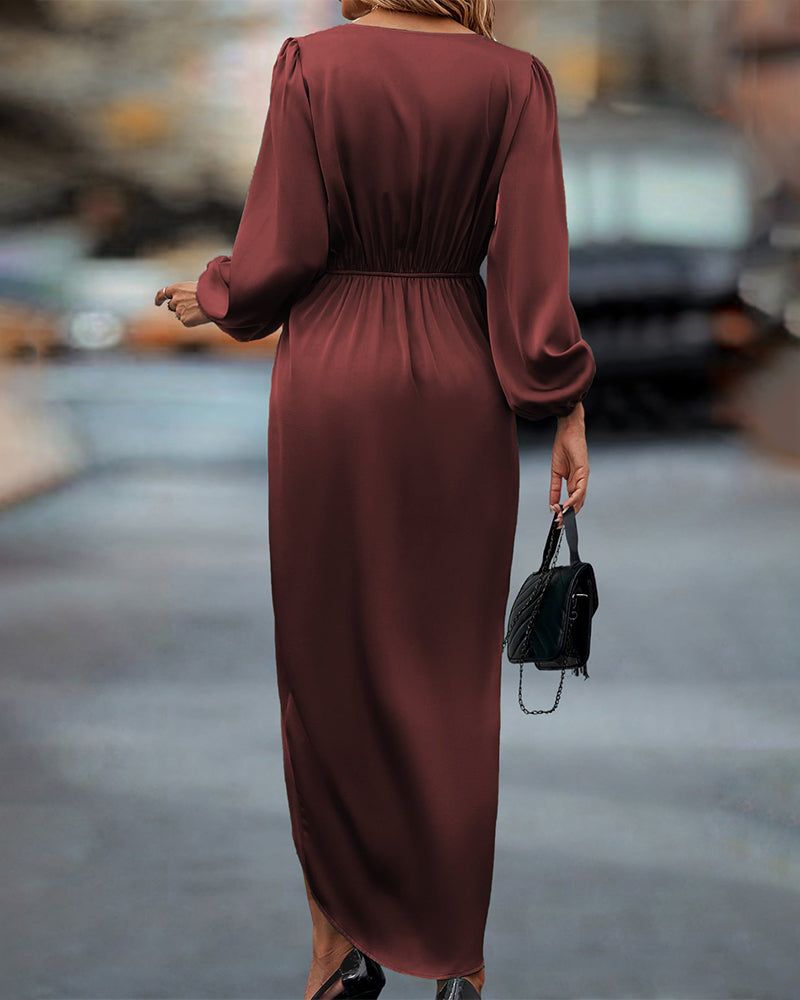 Kim | Elegante jurk met lantaarnmouwen en v-hals in de kleur Bordeaux voor dames in stijl ideaal voor de herfst.
