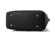 Klaire Crossbody Tas | Charmant & Trendy in de kleur Zwart voor dames in stijl geschikt voor alle seizoenen.