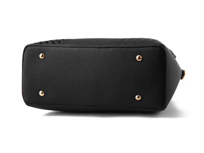 Klaire Crossbody Tas | Charmant & Trendy in de kleur Zwart voor dames in stijl geschikt voor alle seizoenen.