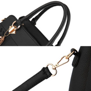 Klaire Crossbody Tas | Charmant & Trendy in de kleur Zwart voor dames in stijl geschikt voor alle seizoenen.