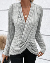 Knit top met v-hals in de kleur Grijs voor dames in stijl ideaal voor de herfst.