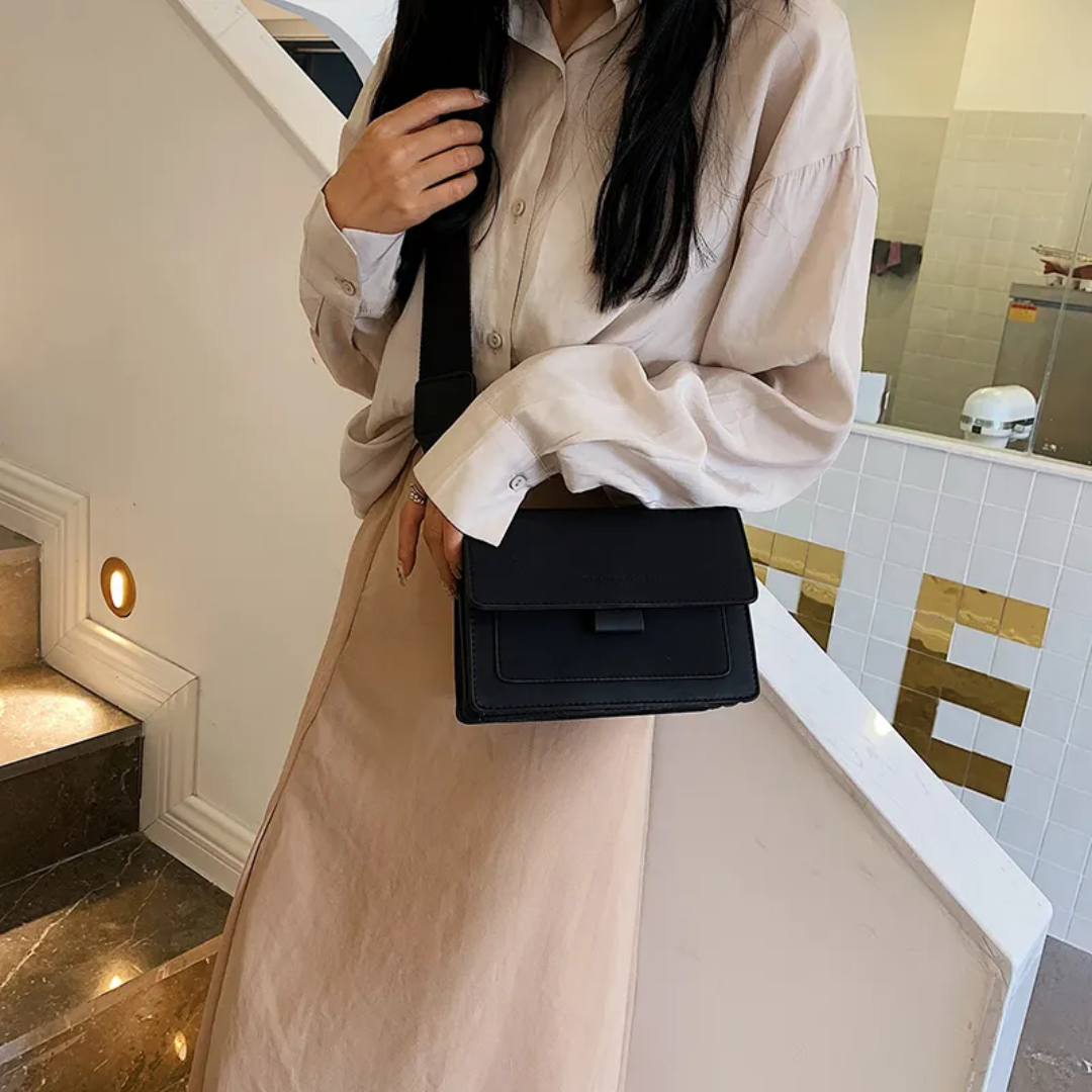 Kristel Crossbody Tas | Met handige flip-opening in de kleur Khaki voor dames in stijl geschikt voor alle seizoenen.