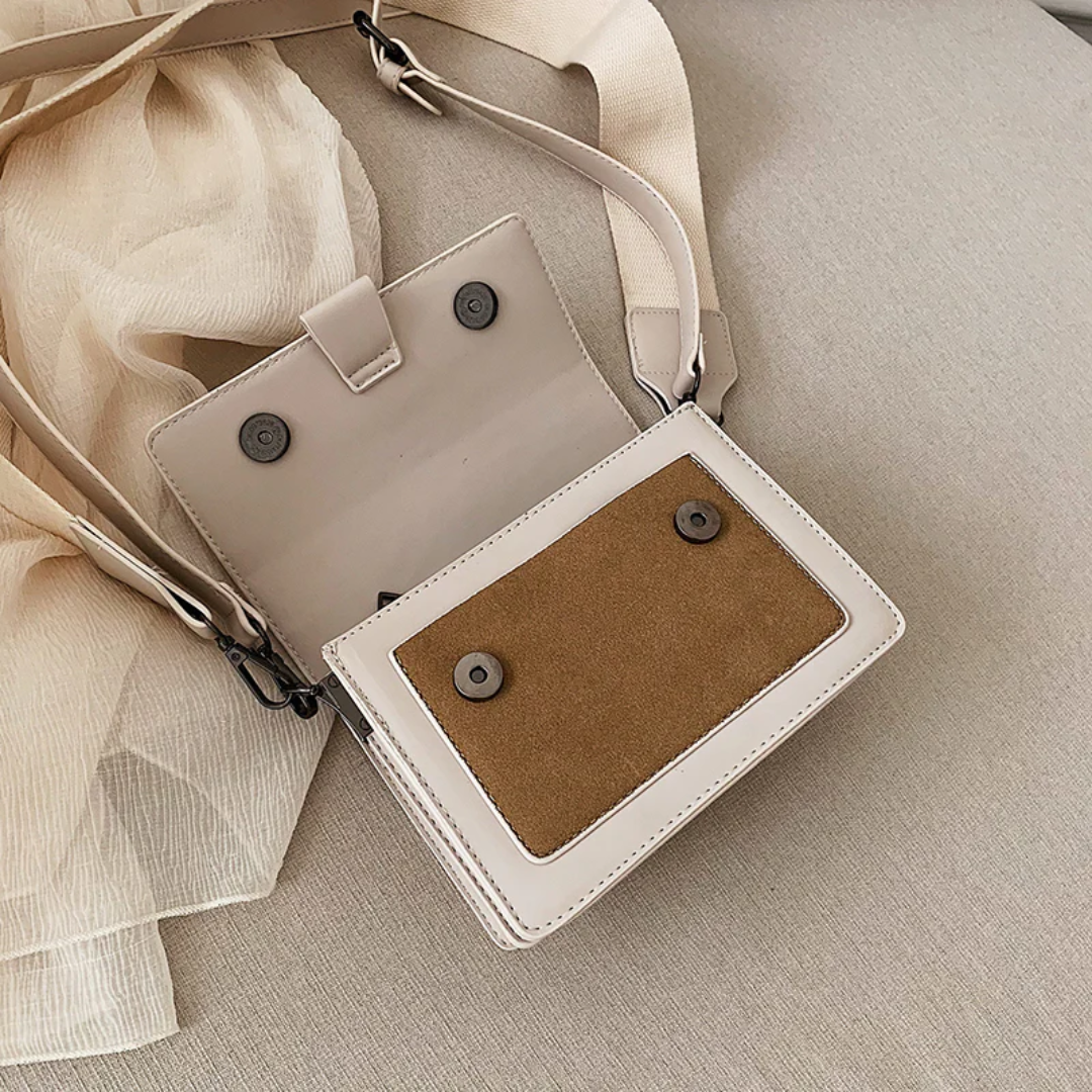 Kristel Crossbody Tas | Met handige flip-opening in de kleur Khaki voor dames in stijl geschikt voor alle seizoenen.