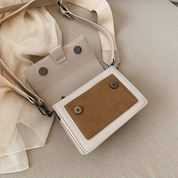 Kristel Crossbody Tas | Met handige flip-opening in de kleur Khaki voor dames in stijl geschikt voor alle seizoenen.