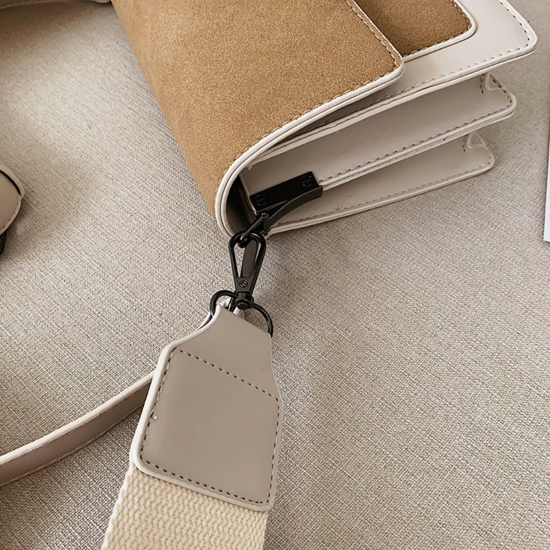 Kristel Crossbody Tas | Met handige flip-opening in de kleur Khaki voor dames in stijl geschikt voor alle seizoenen.